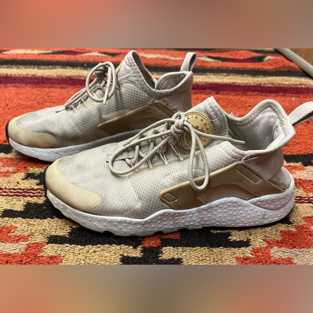 Nike Air Huarache Tan - Women’s 8